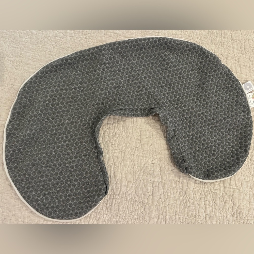 Boppy Luxe Cover - Gray Pennydot Fabric